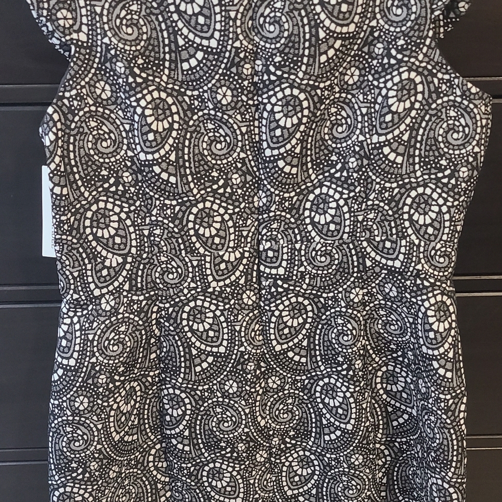 Dress - Picture 3 of 4